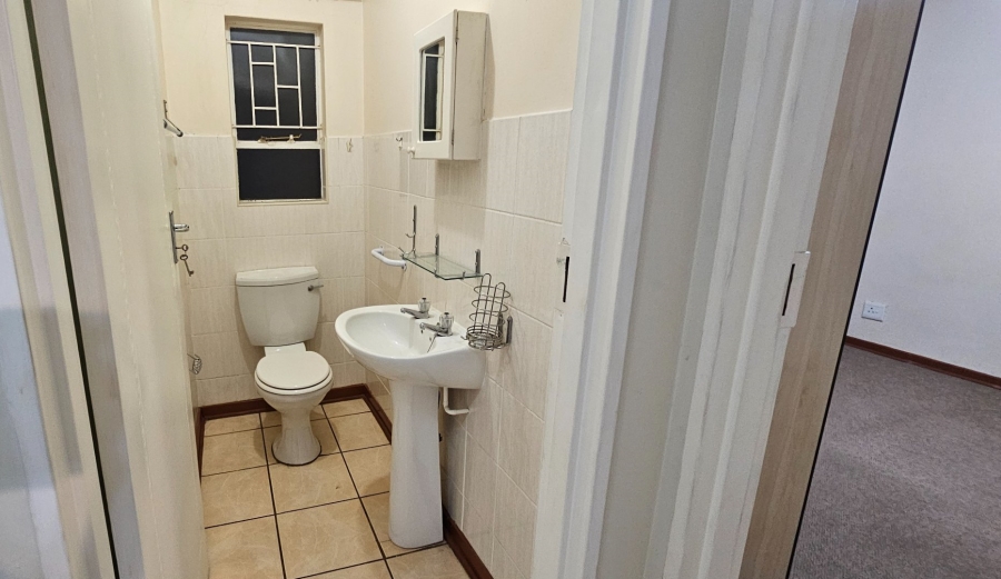 2 Bedroom Property for Sale in Langenhovenpark Free State